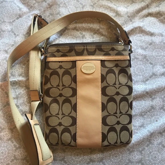 Coach shoulder bag - Picture 1 of 3